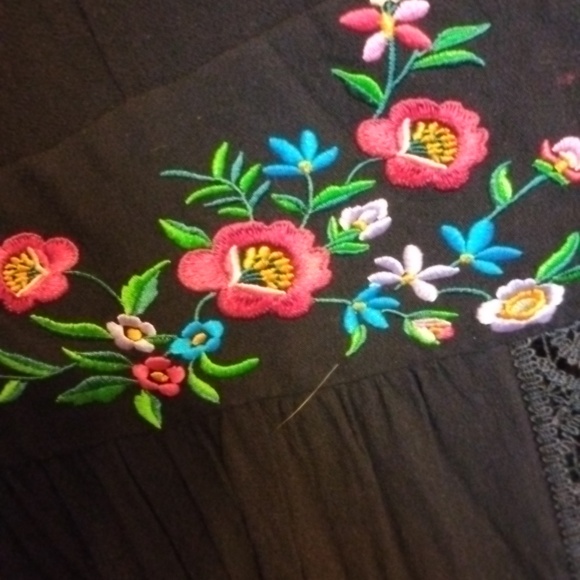 Black Cover Up from Forever 21 - Picture 7 of 9